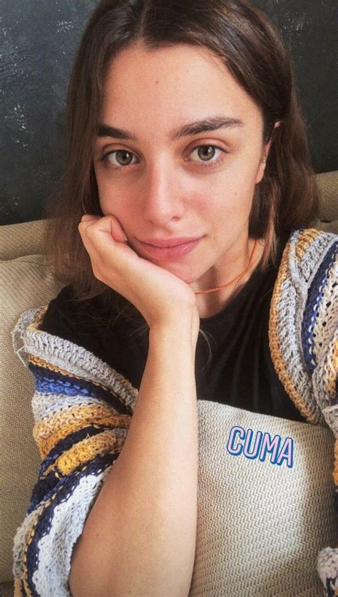 Hot Sexy Damla Su Ikizoglu Bikini Pics