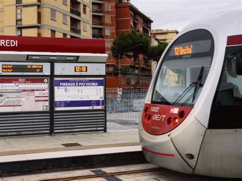 Firenze Aperta La Fermata Redi Della Linea T2 Della Tramvia