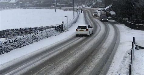 Snowfall Causes Derbyshire Road Closures Derbyshire Live