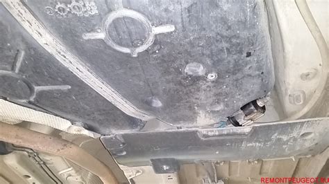 Датчик давления топлива пежо 308 где находится
