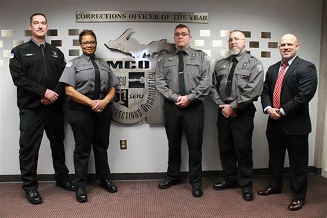 Officer Elwanda Ray Honored As Mdoc 2018 Co Of The Year Mco