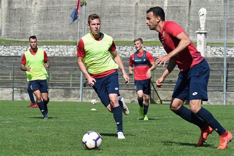 Qui Pegli Penultima Seduta Di Allenamento Per Il Genoa Pianetagenoa