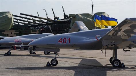 Ukraine reportedly looks to buy 48 Turkish Bayraktar TB2 armed drones ...