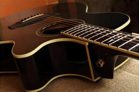 5 Benefits of Cutaway Guitars [5 Advantages, 1 Disadvantage]