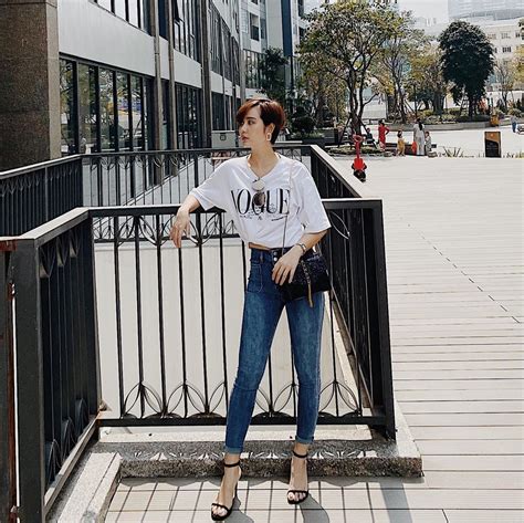 Ch Ch Em Em Nh Phanh Lee Huy N Lizzie M C Sang Ng U C I H Di N Bikini Th Sexy