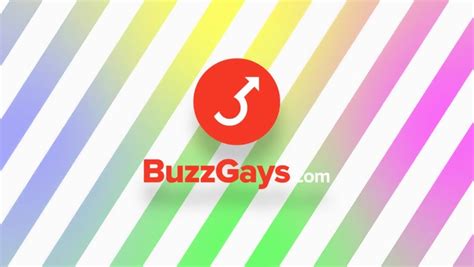 Gay Exhibtionist Flashing To Homeless Guy