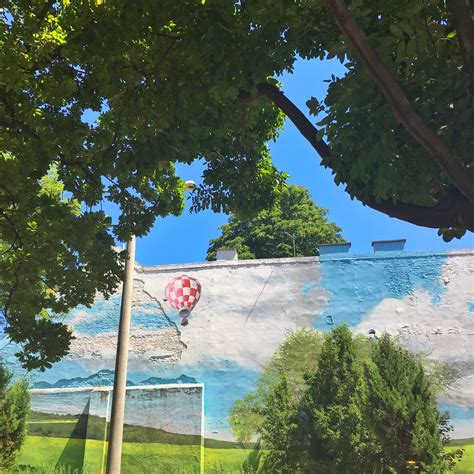 Budapest Street Art | Miss Sue Flay