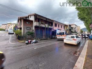 Terni Moto Contro Auto In Via Tre Venezie Ferito Centauro Reatino