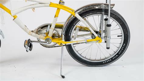 1990s Schwinn Lemon Peeler Sting Ray Bicycle At Indy 2023 Asm324