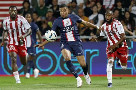 Foot Paris et Mbappé assurent l essentiel à Ajaccio