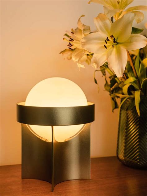 Loop Table Lamp