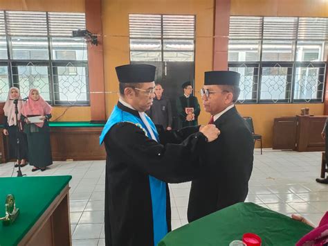 Pengambilan Sumpah Jabatan Dan Pelantikan Bapak Burhan S H M H