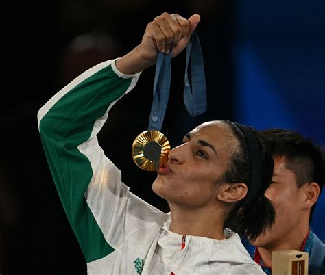 JO Paris 2024 pourquoi Imane Khelif médaillée d or en boxe porte