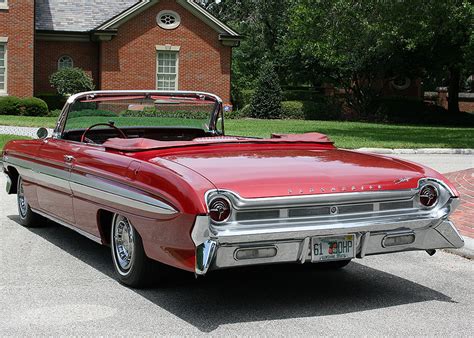 1961 Oldsmobile Starfire - Information and photos - MOMENTcar