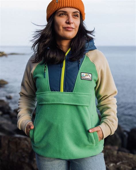 Alexander Recycled Polar Hooded Fleece Green Spruce Passenger In 2024 Womens Fleece Fleece