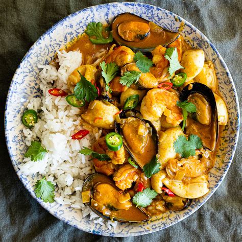 Easy Creamy Seafood Curry - Simply Delicious