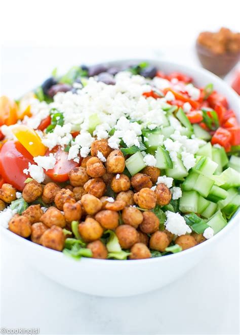 Mediterranean Salad With Spicy Roasted Chickpeas