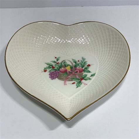 Mikasa Holiday Vintage Mikasa Heart Dish Christmas Spirit Ivory