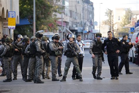 Israeli forces raid Jerusalem governor’s office – Middle East Monitor