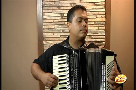 Cole O Curso De Acordeon Para Iniciantes Dvds Original