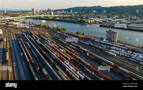 Portland Oregon Skyline USA Stock Photo - Alamy