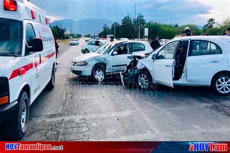 Hoy Tamaulipas Derrapa Automovilista Y Choca En Ciudad Victoria Dos