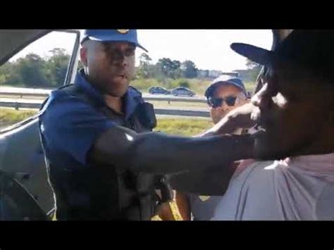 INCIDENT INVOLVING JMPD OFFICERS AND TAXI DRIVER YouTube