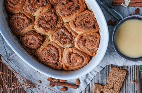 Zimtschnecken Mit Spekulatius F Llung Und Eierlik R Guss Was Is Hier