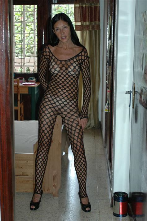 Elle Se Trouve Dans La Chambre En Lingerie Et Elle Sexhibe Sans Complexe Photos De Femmes