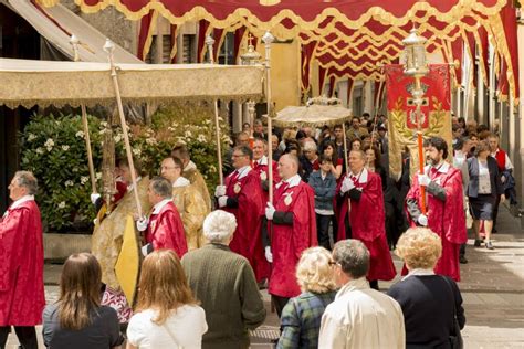 Devozione E Tradizione A Gandino Torna La Processione Del Corpus