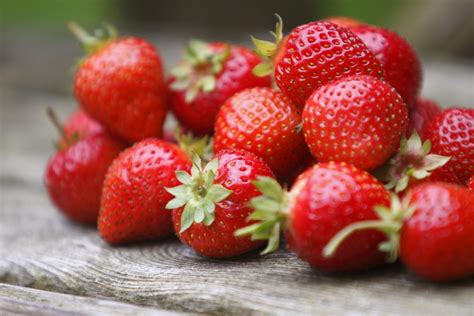 Fragole proprietà benefici e usi in cucina