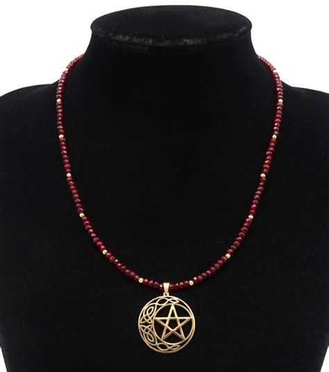 Collier Wicca Lune Et Pentagramme L Initi Grenat Catawiki