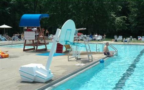 Grab Your Swimsuit And Let S Go Swimming The Fairfield Town Pool Early