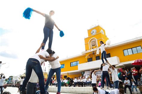 Realizan en Kanasín desfile conmemorativo por el CXIII Aniversario de