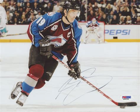 Joe Sakic Signed Avalanche 8x10 Photo (PSA COA) | Pristine Auction