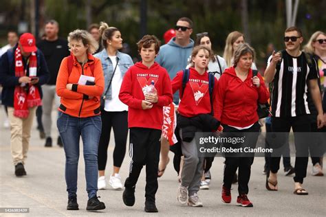 Sydney Swans Fans Are Seen During The 2022 Afl Grand Final Parade On News Photo Getty Images