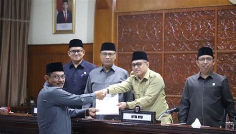 Fraksi Dprd Bukittinggi Sampaikan Pandangan Umum Terhadap