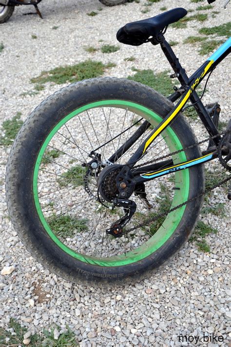 Fatbike - велосипед с широкими колесами MOYBIKE