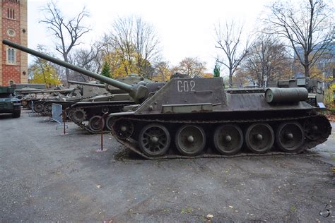 Ein Jagdpanzer Su Im Heeresgeschichtlichen Museum Wien November