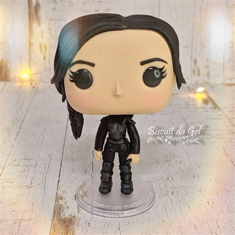 Funko Pop custom biscuit Katniss Everdeen - Biscuit da Gel | Pop custom ...