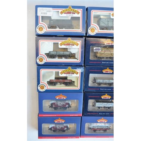 Twenty Five Boxed Oo Gauge Goods Wagons By Bachmann All Contents