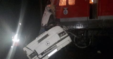 Tragiczny wypadek w Rosji Pociąg zderzył się z autobusem RMF 24