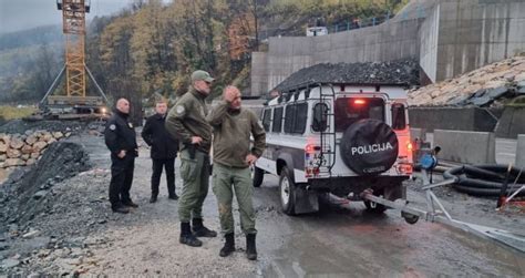 Kolege Radnika Koji Su Upali U Bosnu Jedan Se Uspio Spasiti Za