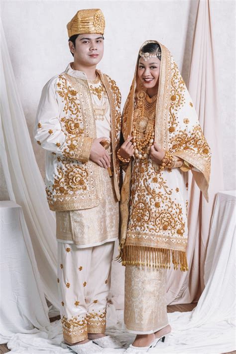 Baju adat minang kotogadang | Baju pengantin, Pengantin, Mode wanita