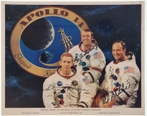 Lot Nasa Apollo 11 Astronauts Autographed Photograph