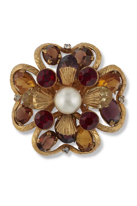 A RARE, MULTICOLOR CRYSTAL & FAUX PEARL FILIGREE MALTESE CROSS BROOCH