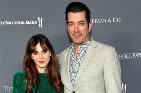 No wedding date for Zooey Deschanel and Jonathan Scott