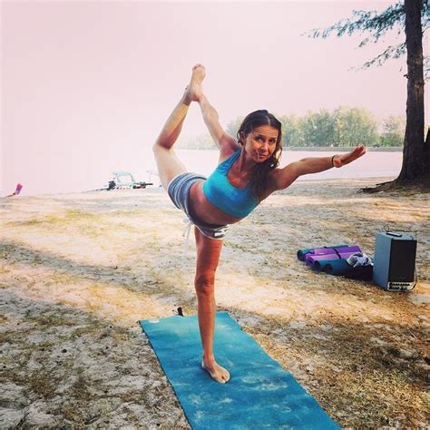 10 Hot Sexy Happy Jankell Bikini Pics