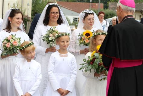 Drei Neue Novizinnen Schulschwestern Von Unserer Lieben Frau Auerbach