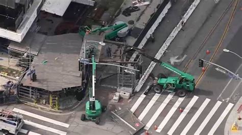 Fencing Raised At Site Of Downtown La Graffiti Towers Nbc Los Angeles